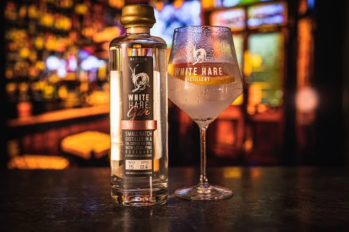 White Hare gin bottle and serve